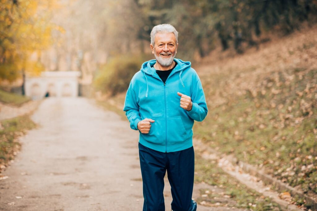 mentale-gezondheid-oude-man-hardlopen